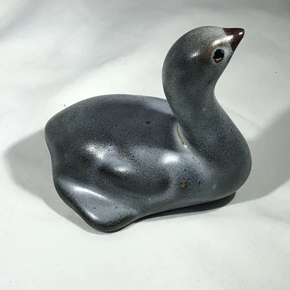VINTAGE PIGEON FORGE POTTERY SWAN